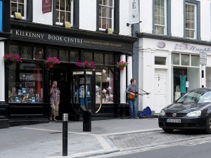 Busker in front of the Kilkenny bookstore